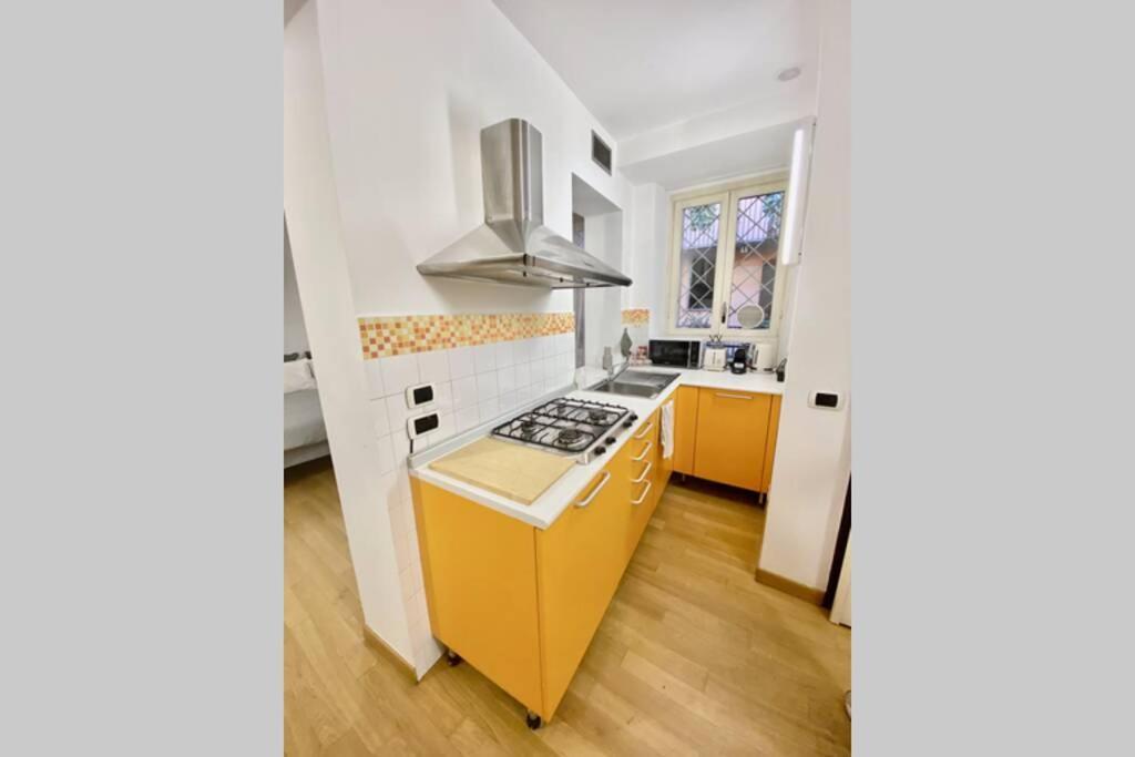 Boutique Apartment In Milano Center: Duomo Scala Екстер'єр фото