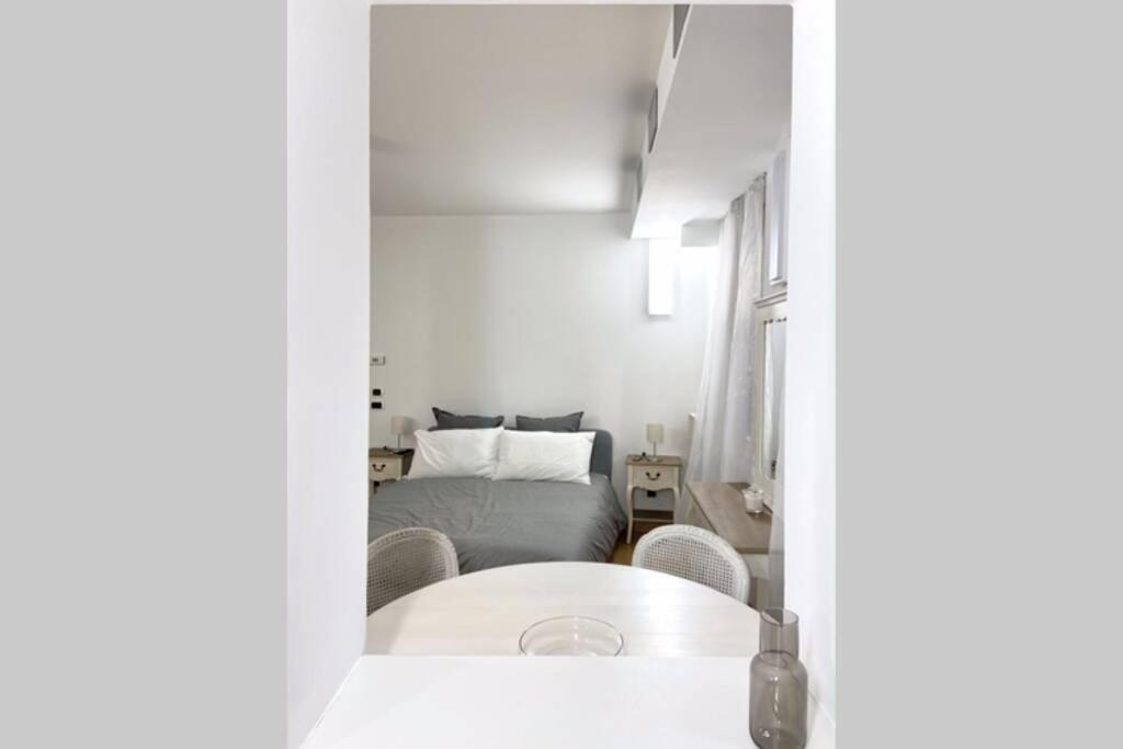 Boutique Apartment In Milano Center: Duomo Scala Екстер'єр фото